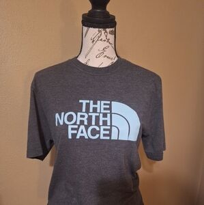 Womens North Face t-shirt XS (can fit a small)